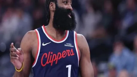 石宇奇马来西亚羽球男单成功晋级四强